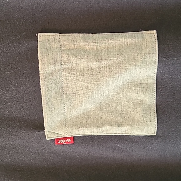 LEVIS BOYS BLUE AND RED SHORT SLEEVE T-SHIRT SIZE LARGE - Picture 3 of 10